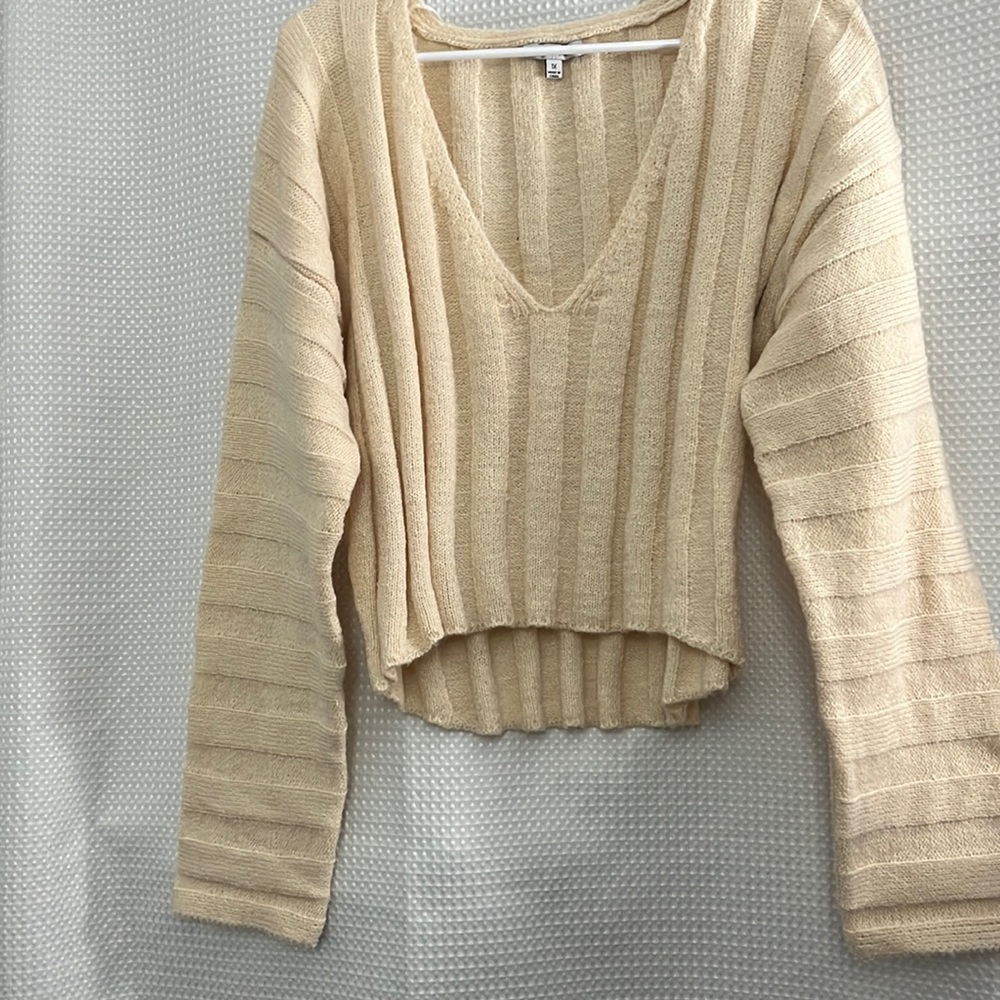 New Fashionnova cropped sweater in size 1x in women